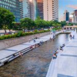 Suối Cheonggyecheon - vẻ đẹp thiên nhiên giữa lòng Seoul