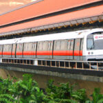 Hướng dẫn chi tiết cách đi MRT (tàu điện ngầm) ở Singapore - ALONGWALKER