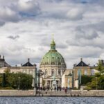 Khám phá đời sống hoàng gia Đan Mạch tại cung điện Amalienborg - iVIVU.com