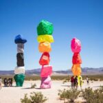 Seven Magic Mountains: Một Kỳ Quan Nghệ Thuật Trong Sa Mạc Nevada