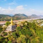 Núi Phousi (Luang Prabang) nơi tuyệt vời để đón hoàng hôn ấm áp